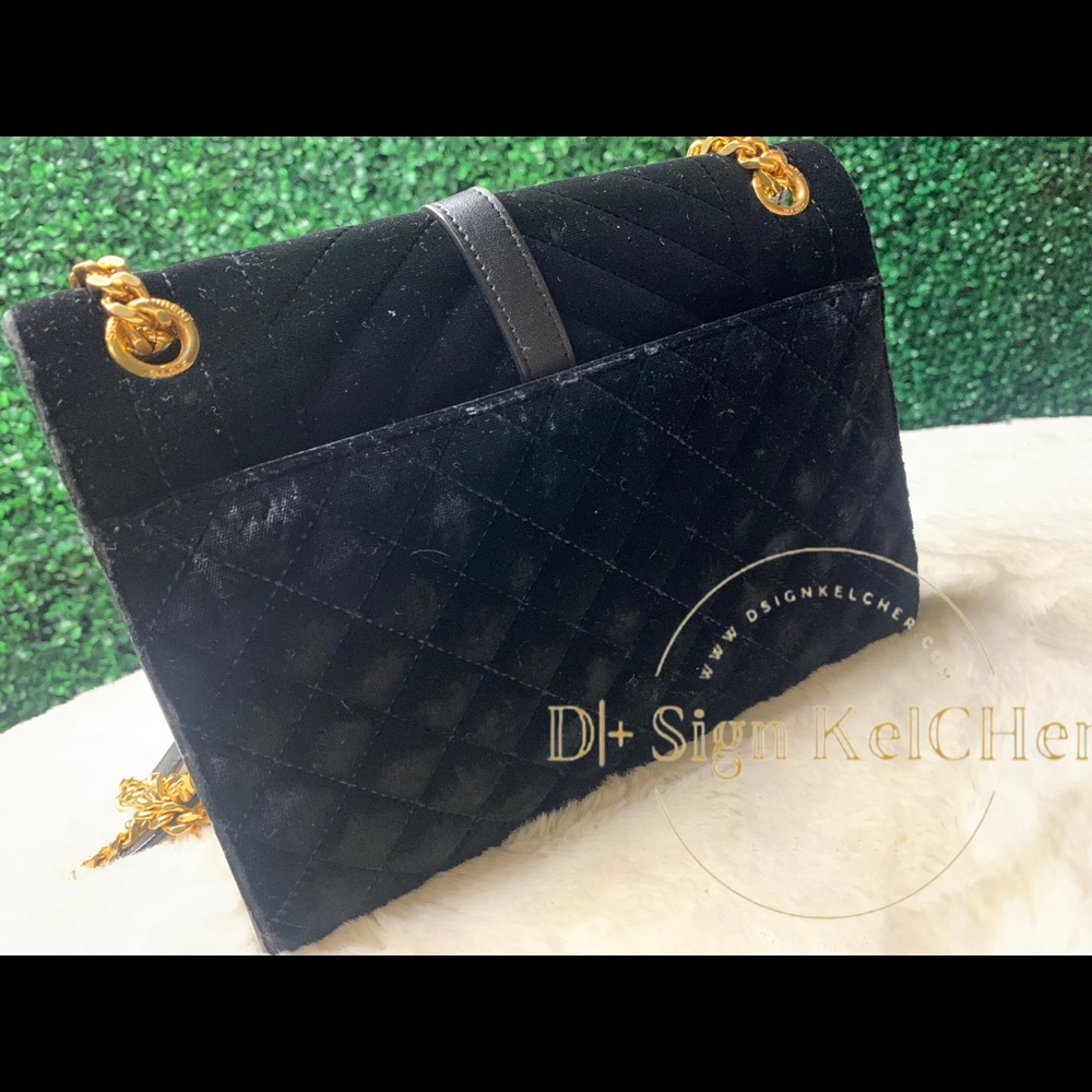 Yves Saint Laurent Velvet Monogram Triquilt Envelope Bag in Black - Picture 9 of 16